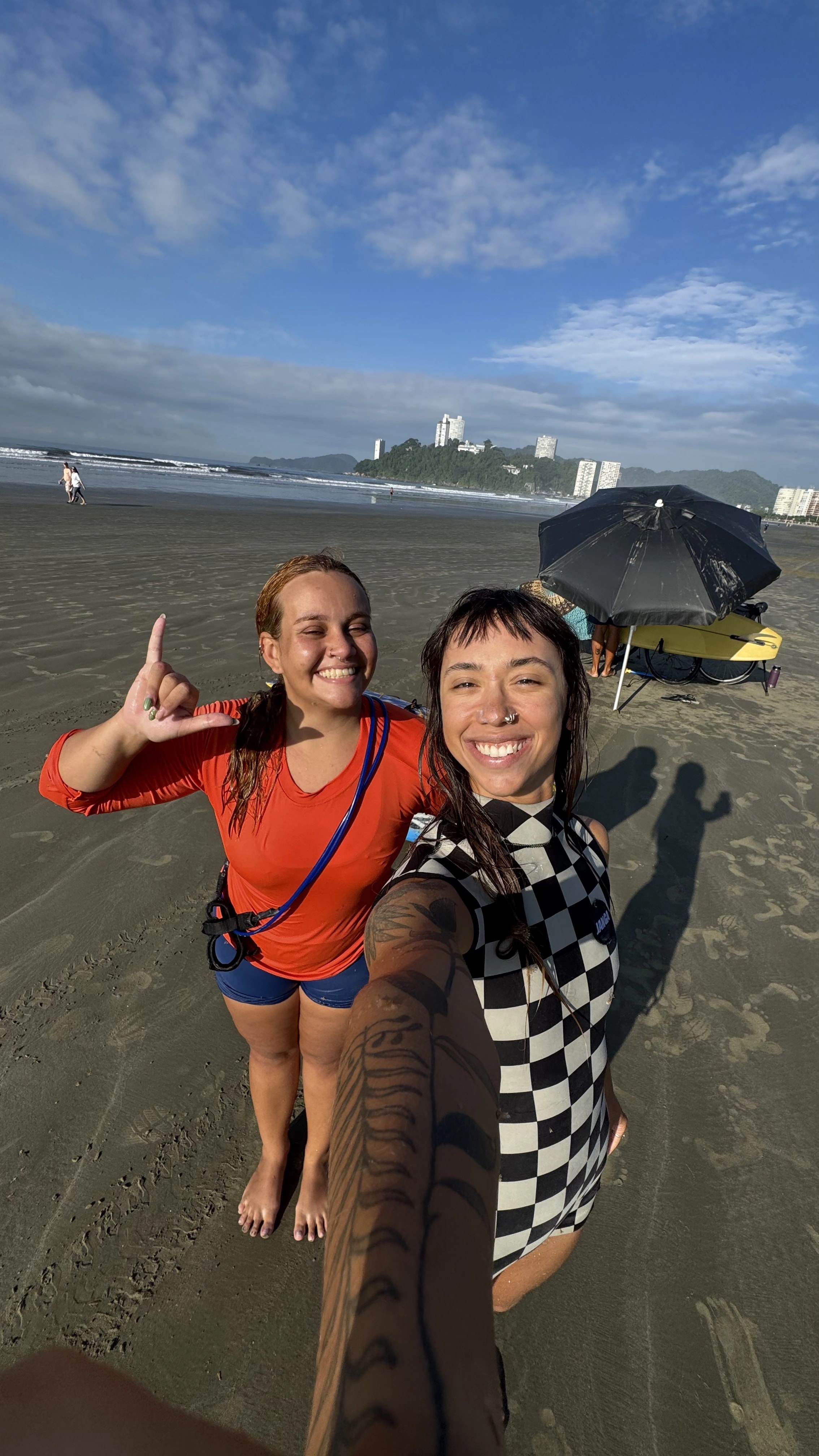 Selfie na praia após sessão de surf