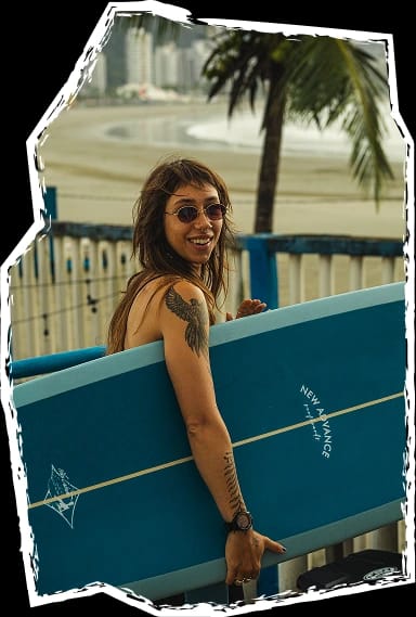 Surfista com prancha New Advance