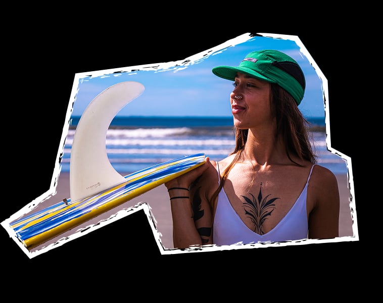 Tati Gomes ensinando surf